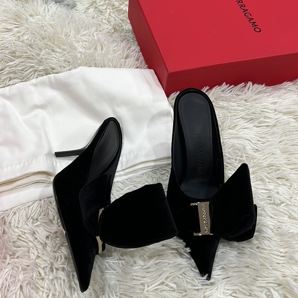 Salvatore Ferragamo Black Satin Emii 85 Mules - Picture 3 of 10